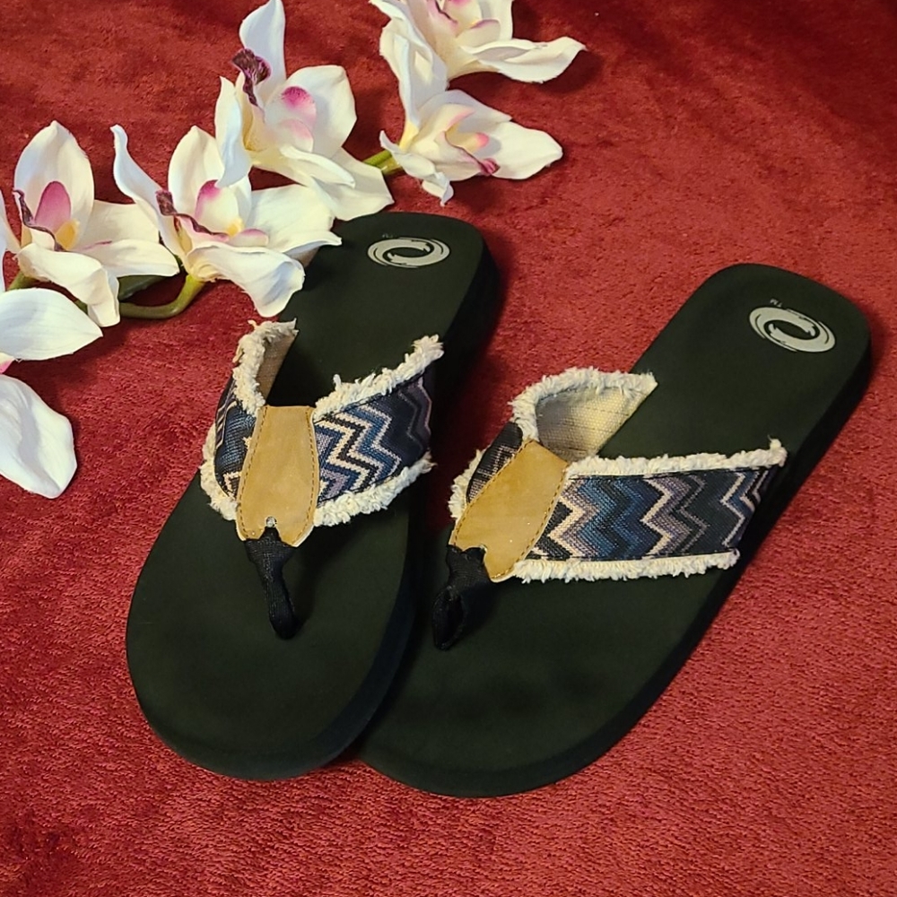 Aztec design Flip-Flop Sandals